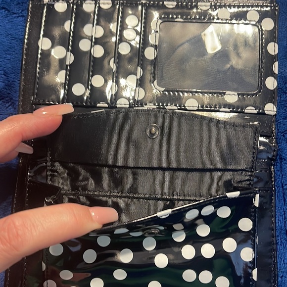 Satin style Iron Fist Wallet - Picture 4 of 6